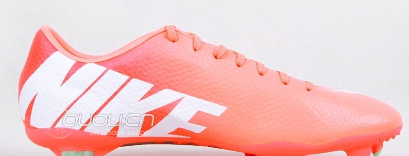 求高手火眼金睛 鉴定一下此鞋子 刺客9代 Nike Mercurial Veloce FG 足球鞋