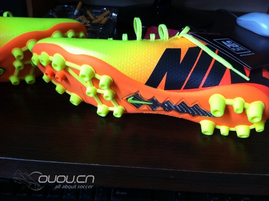 首次穿次顶级刺客9 AG 芒果色