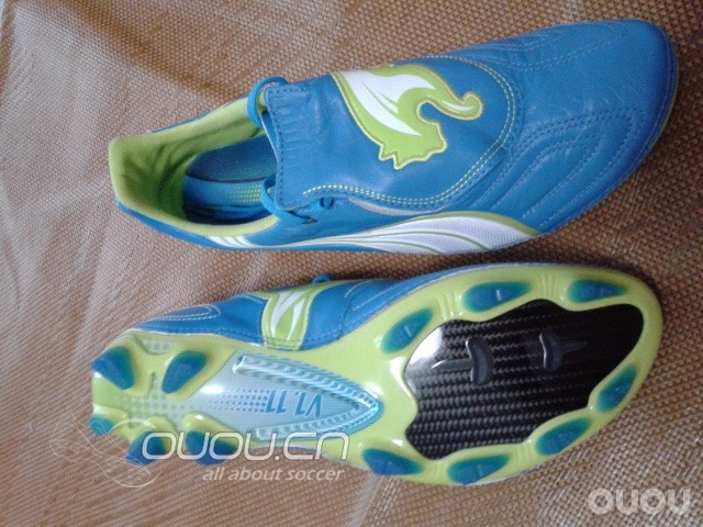 彪马袋鼠皮速度战靴 – PUMA v1.11 K i – 蓝/白静态评测