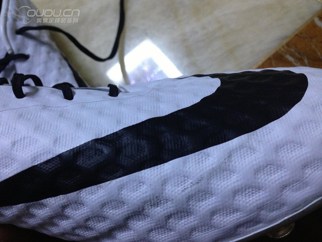 白蛇毒蜂第二季,关于白色的NIKESKIN清洗问题