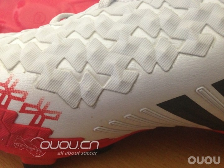 是首发么?次顶级PREDATOR LZ2白红配色