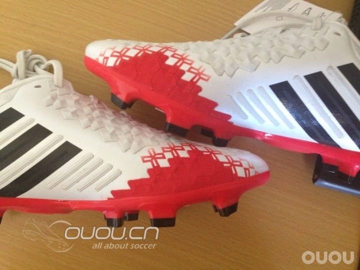 是首发么?次顶级PREDATOR LZ2白红配色