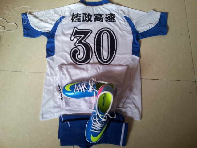 来偶偶蛮久了,晒晒自己的实战鞋