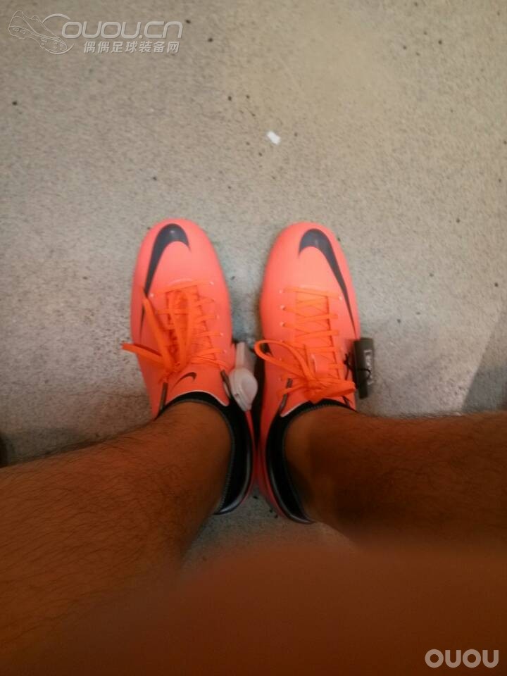 宽脚今天去实体店试了三对鞋,向各位偶偶汇报一下~