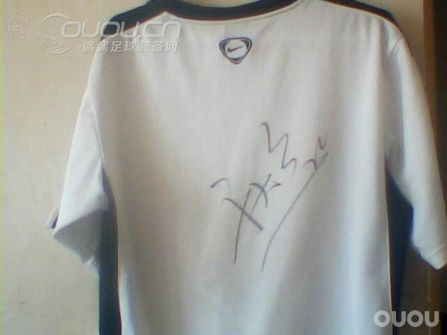 身为青岛人当然要支持家乡球星啦,哈哈。