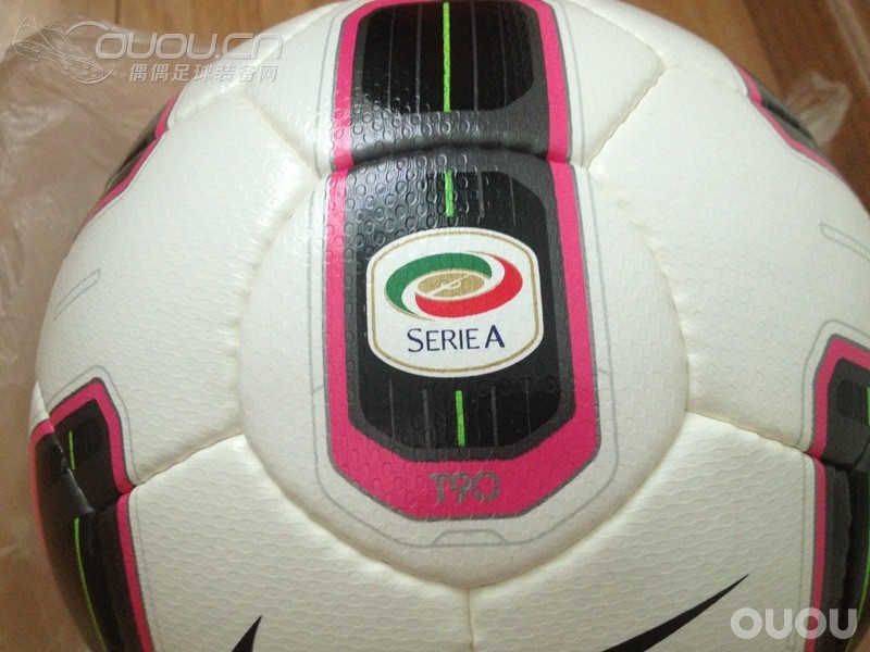 朋友送的足球求鉴定?