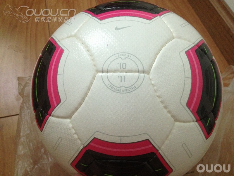 朋友送的足球求鉴定?