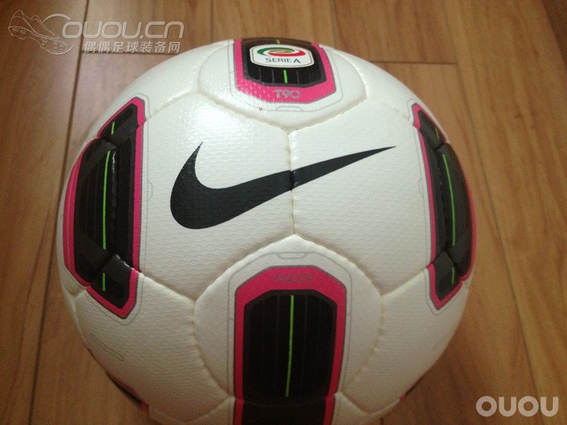 朋友送的足球求鉴定?