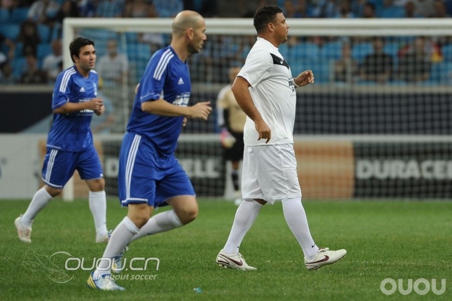 大侠们帮我推荐几款TF球鞋吧