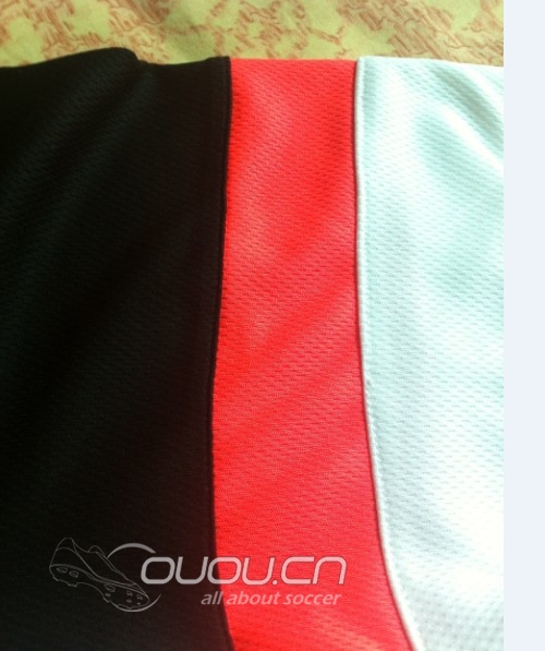 2012NIKE足球训练服两件到手!疑问就来了!