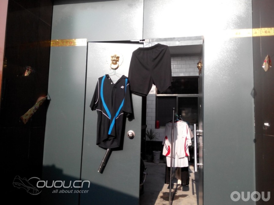 晒晒自己的屌丝装备