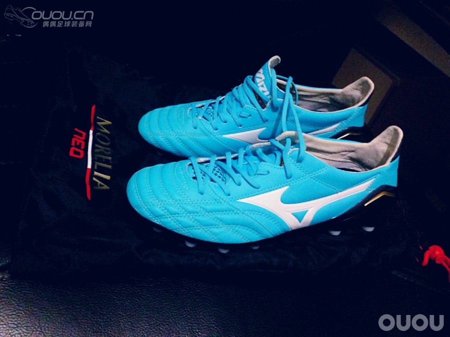 应该是首发吧,小清新天蓝morelia neo和毒锋