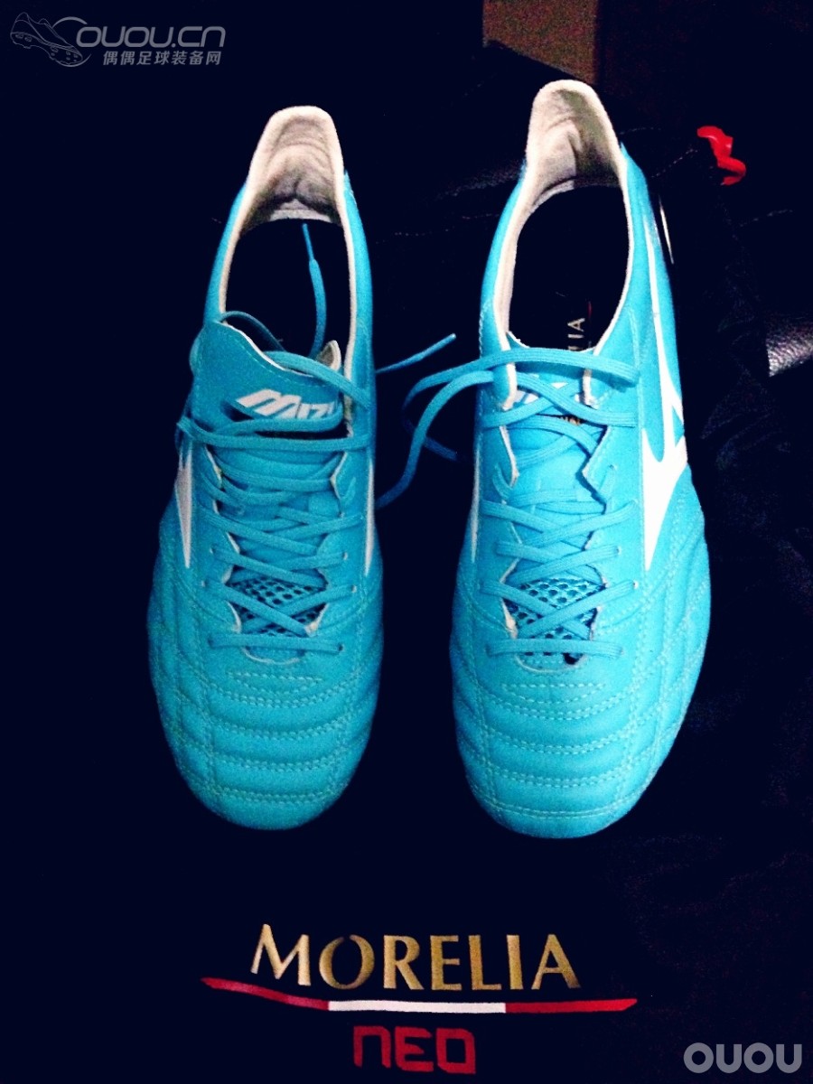 应该是首发吧,小清新天蓝morelia neo和毒锋