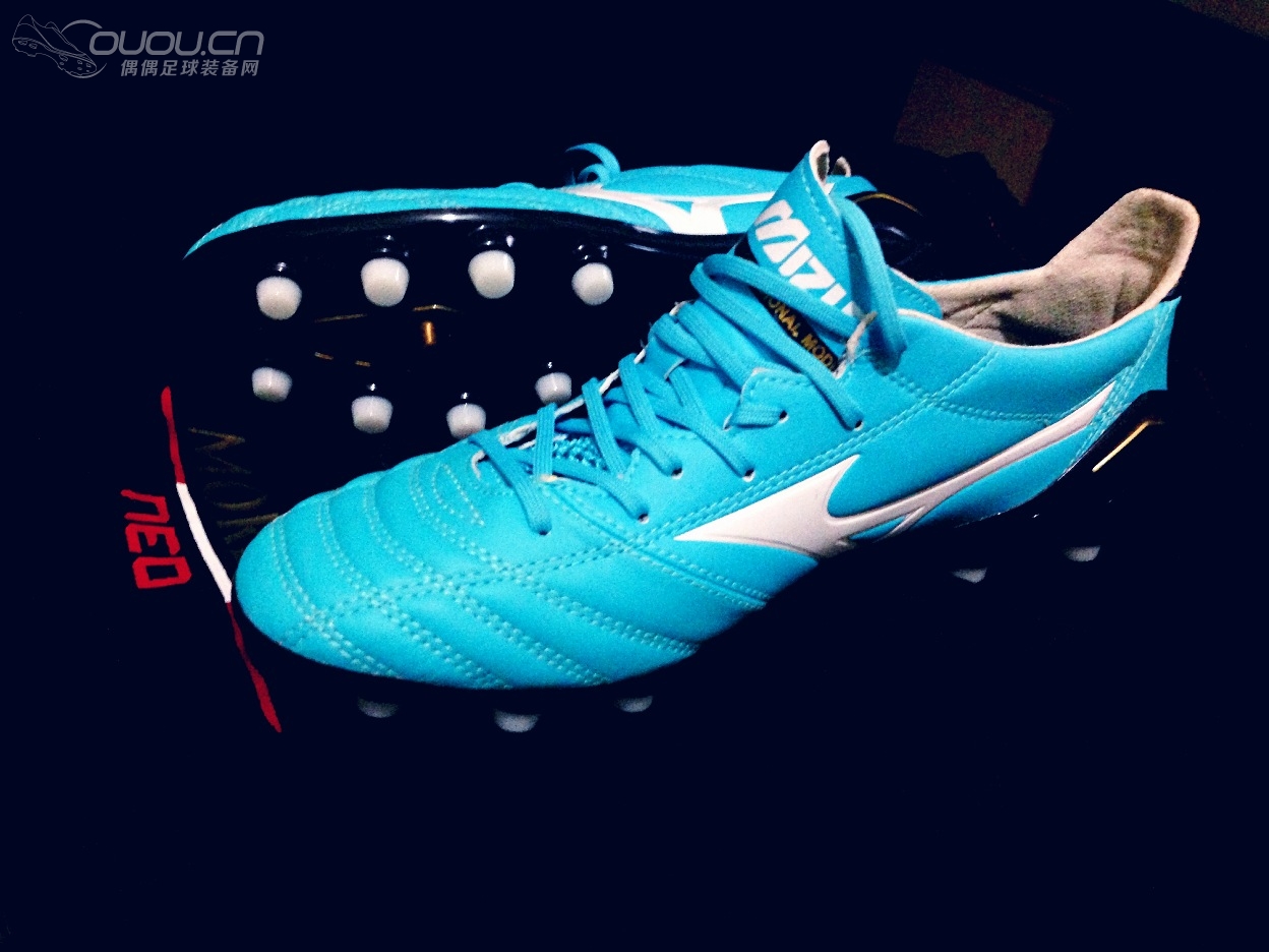 应该是首发吧,小清新天蓝morelia neo和毒锋