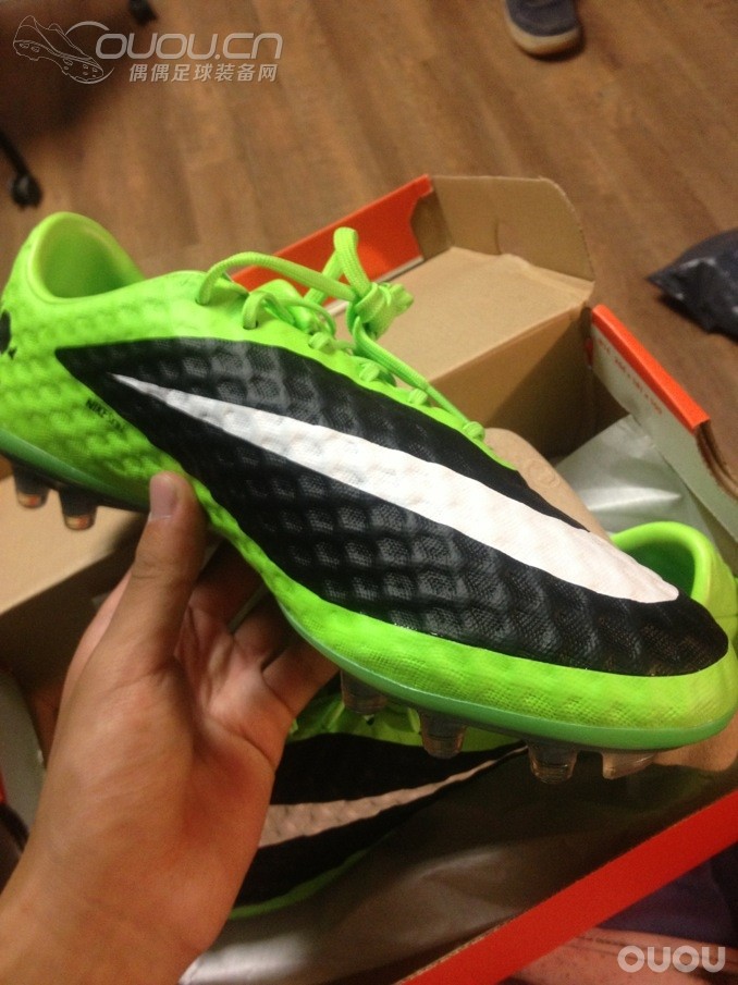 听说这是伊布代言配色?这不早上了很久了么。。。附全家福。