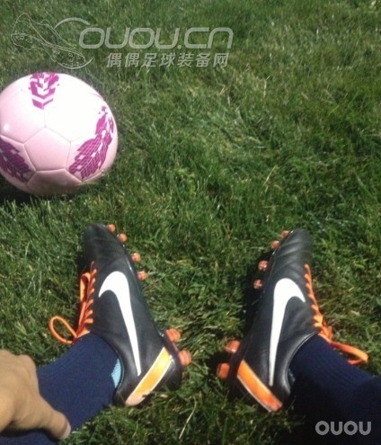 听说这是伊布代言配色?这不早上了很久了么。。。附全家福。