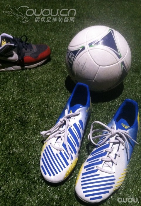 简单说说今天入得两双白菜,Predator 次顶级,F50次顶级