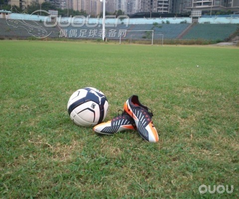 耐克T90最后的疯狂感受PUMA顶级球