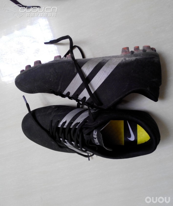 屌丝分析自己踢球时膝盖疼的重要原因