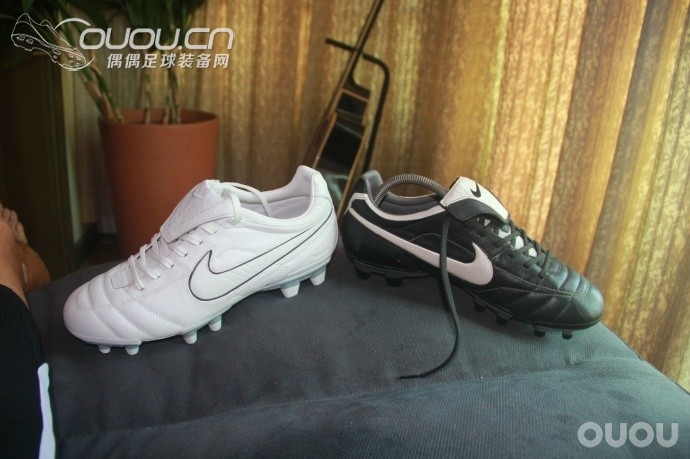 携手国产原配夫人与嫩白嫩白的欧产小三亮相