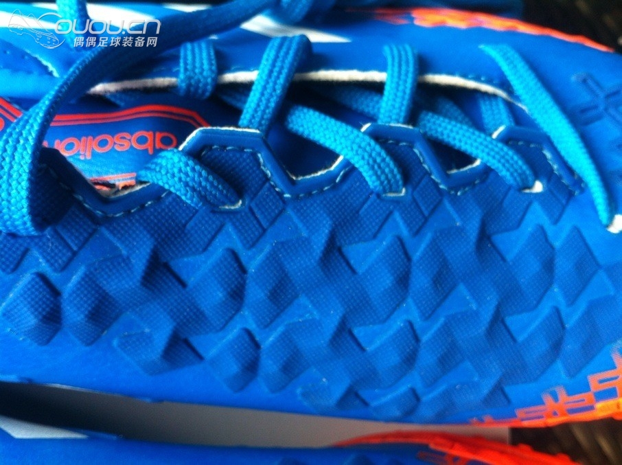 全新猎鹰13配色