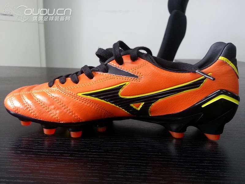 穿过ESTRELA 或者MORELIA NEO的同学你们有顶足弓的感觉吗?换了PORON,心情好了不少。