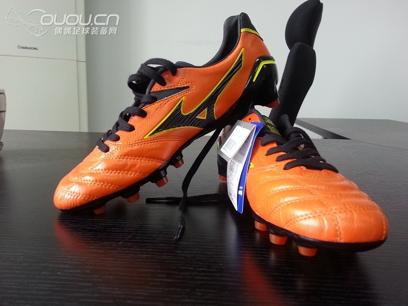 穿过ESTRELA 或者MORELIA NEO的同学你们有顶足弓的感觉吗?换了PORON,心情好了不少。