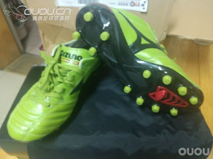 跟风收了一双399~模特太抢镜了