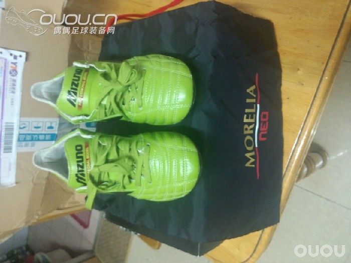 跟风收了一双399~模特太抢镜了