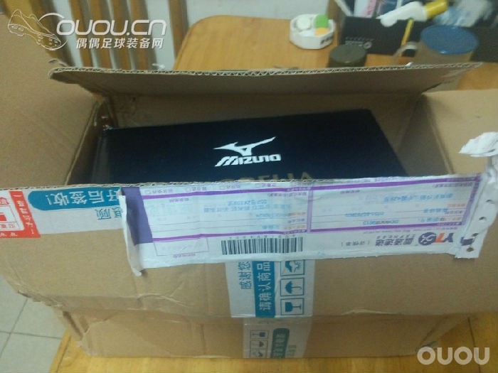 跟风收了一双399~模特太抢镜了