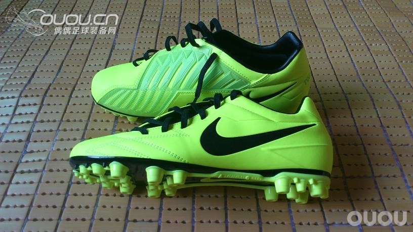 网购一双T90 STRIKE IV AG钉鞋,求鉴定
