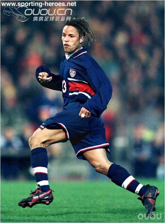 有谁认识这款球鞋