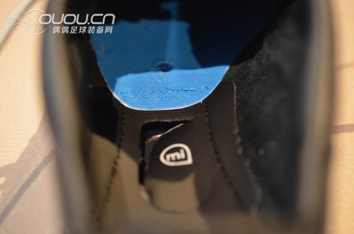 索然无味的噱头—荧光版F50