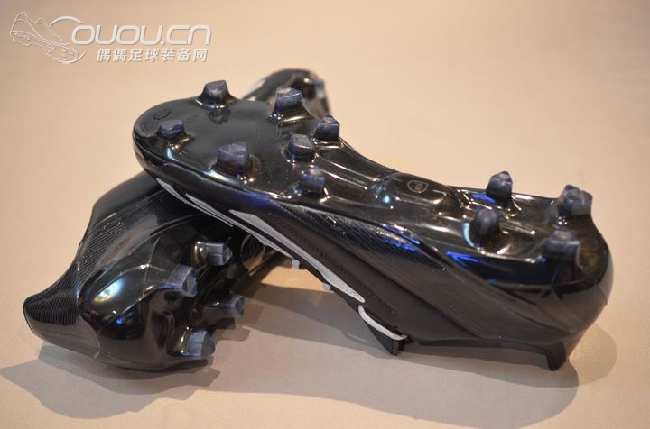 索然无味的噱头—荧光版F50