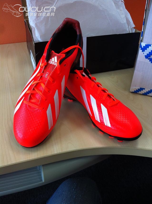 双十一好价F30到手,惹火红。