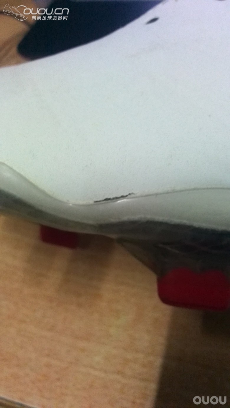 刺客8顶级鞋面裂缝求补救