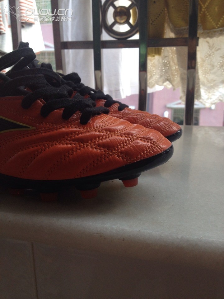 请大家帮忙看看es neo 鞋头的问题!