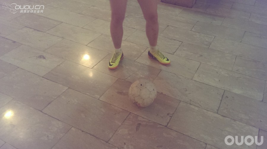 一堆球鞋,只能在客厅玩玩