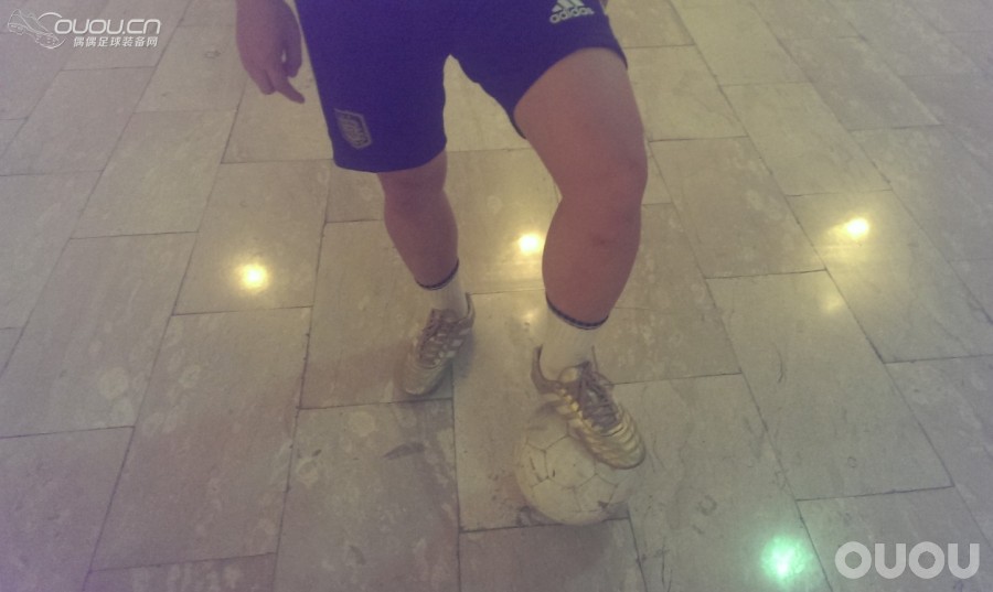 一堆球鞋,只能在客厅玩玩
