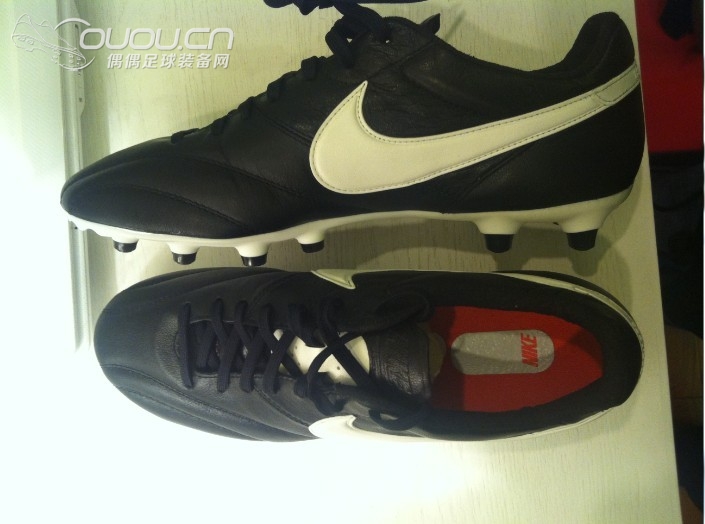 只是因为在人群中多看了你一眼……