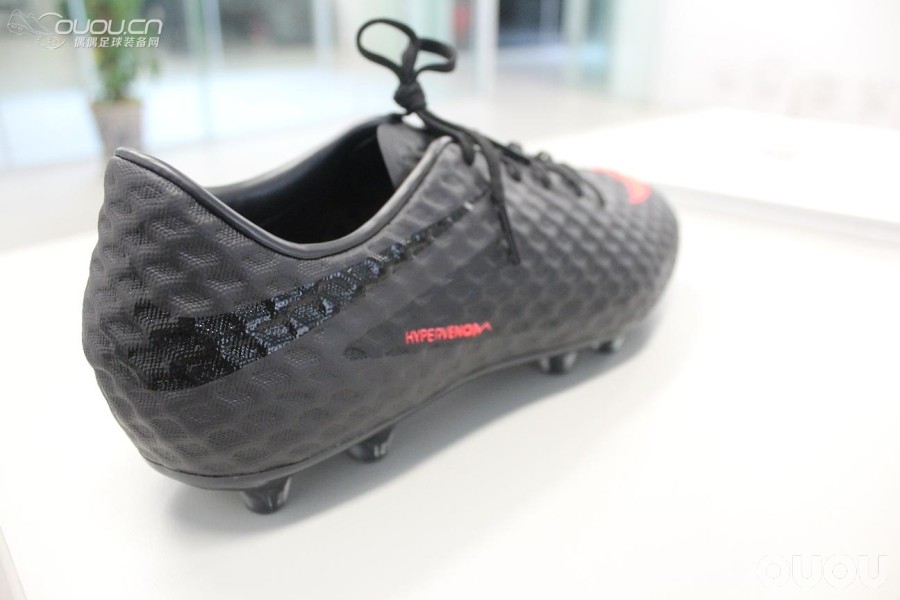 Nike Hypervenom Phantom HG顶级款毒锋黑红色作业,30张精彩大图