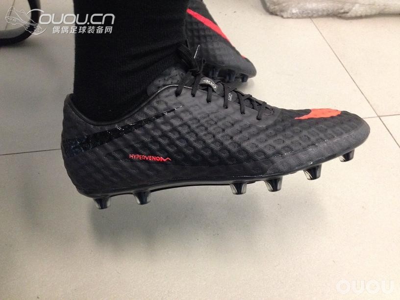 Nike Hypervenom Phantom HG顶级款毒锋黑红色作业,30张精彩大图
