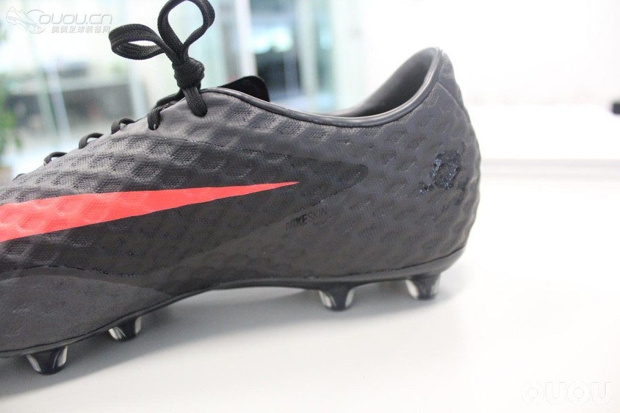 Nike Hypervenom Phantom HG顶级款毒锋黑红色作业,30张精彩大图