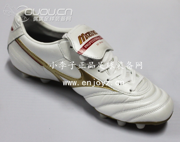 孔卡穿的那款美津浓怎么样?很想买不知道那款跟刺客哪个更好!我脚瘦!