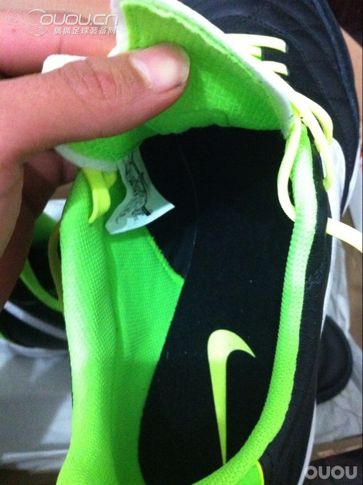 新人求助 某宝买了双碎钉传奇,心里犯嘀咕 求鉴定!