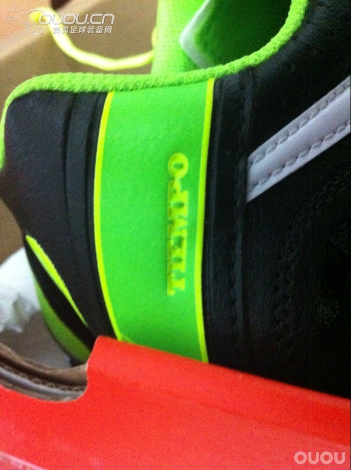 新人求助 某宝买了双碎钉传奇,心里犯嘀咕 求鉴定!