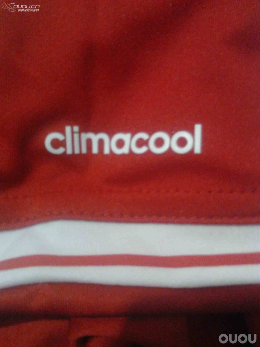 新人求助 买了条拜仁主场短裤 心里犯嘀咕 求鉴定![