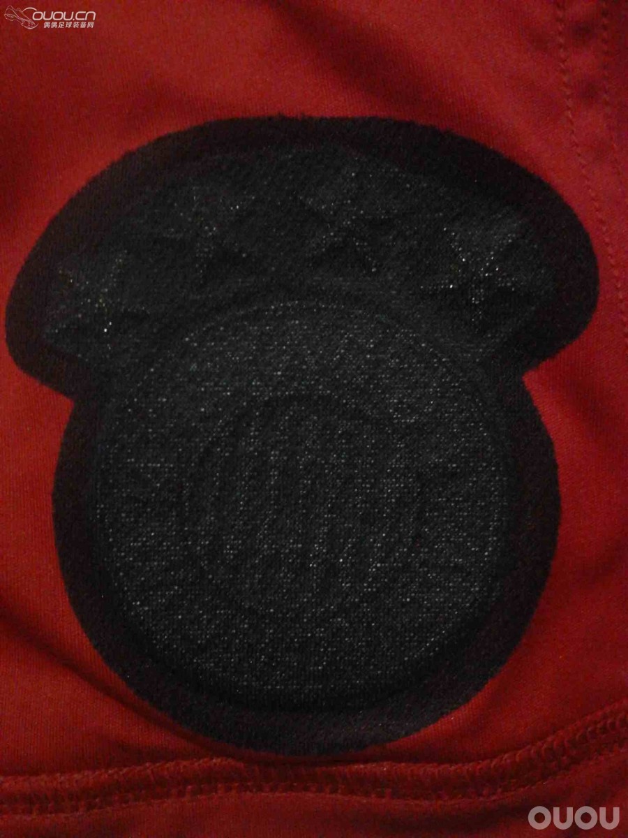 新人求助 买了条拜仁主场短裤 心里犯嘀咕 求鉴定![