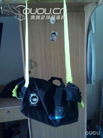 代购一个nike装备包。