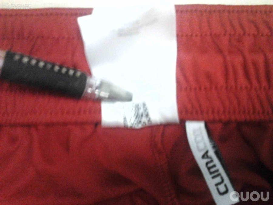 新人求助 买了条拜仁主场短裤 心里犯嘀咕 求鉴定